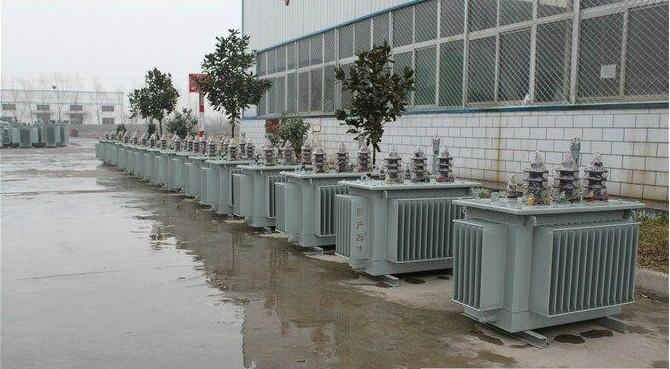油浸式變壓器的保養(yǎng)如何去做?預(yù)防滲漏油:油浸式變壓器在油箱內(nèi)充滿變壓器油,裝配中依靠緊固件對耐油橡膠元件加壓而密封。